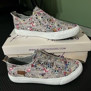 Blowfish Skull Shoes 8.5